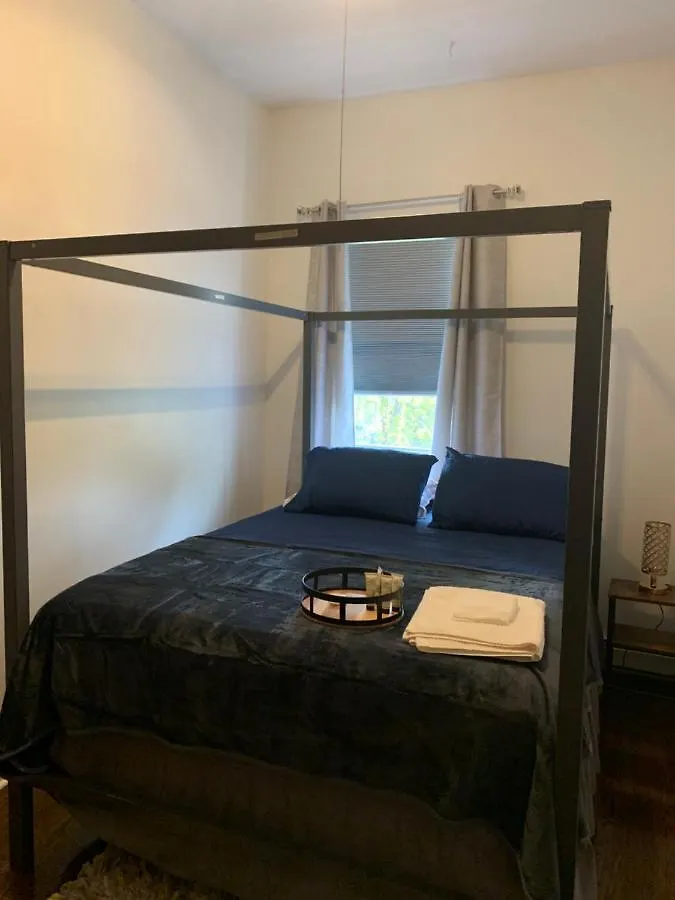 Charming Apartment In Bushwick New York