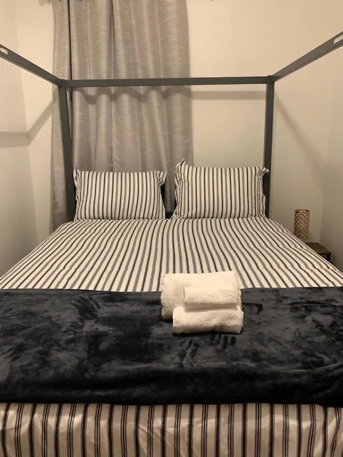 Charming Apartment In Bushwick New York