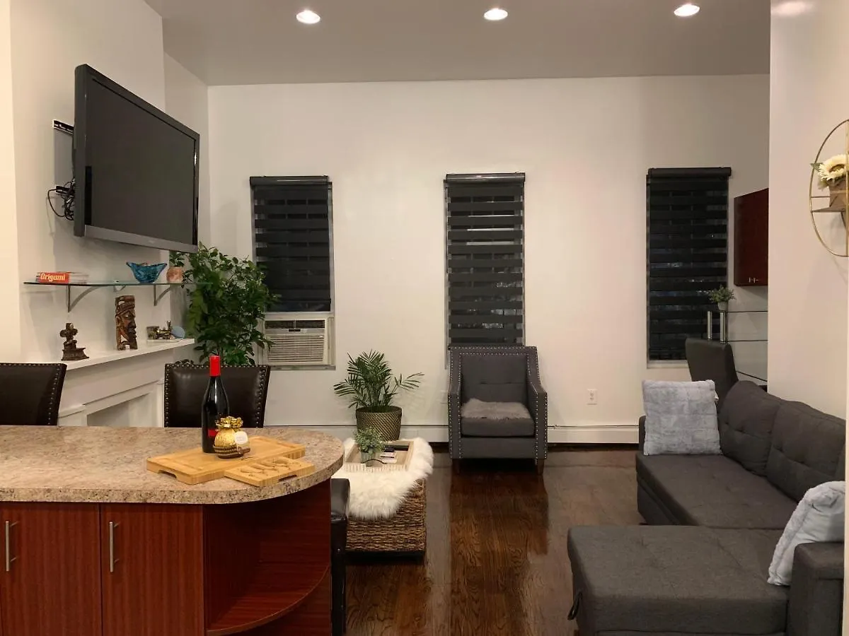 Charming Apartment In Bushwick New York