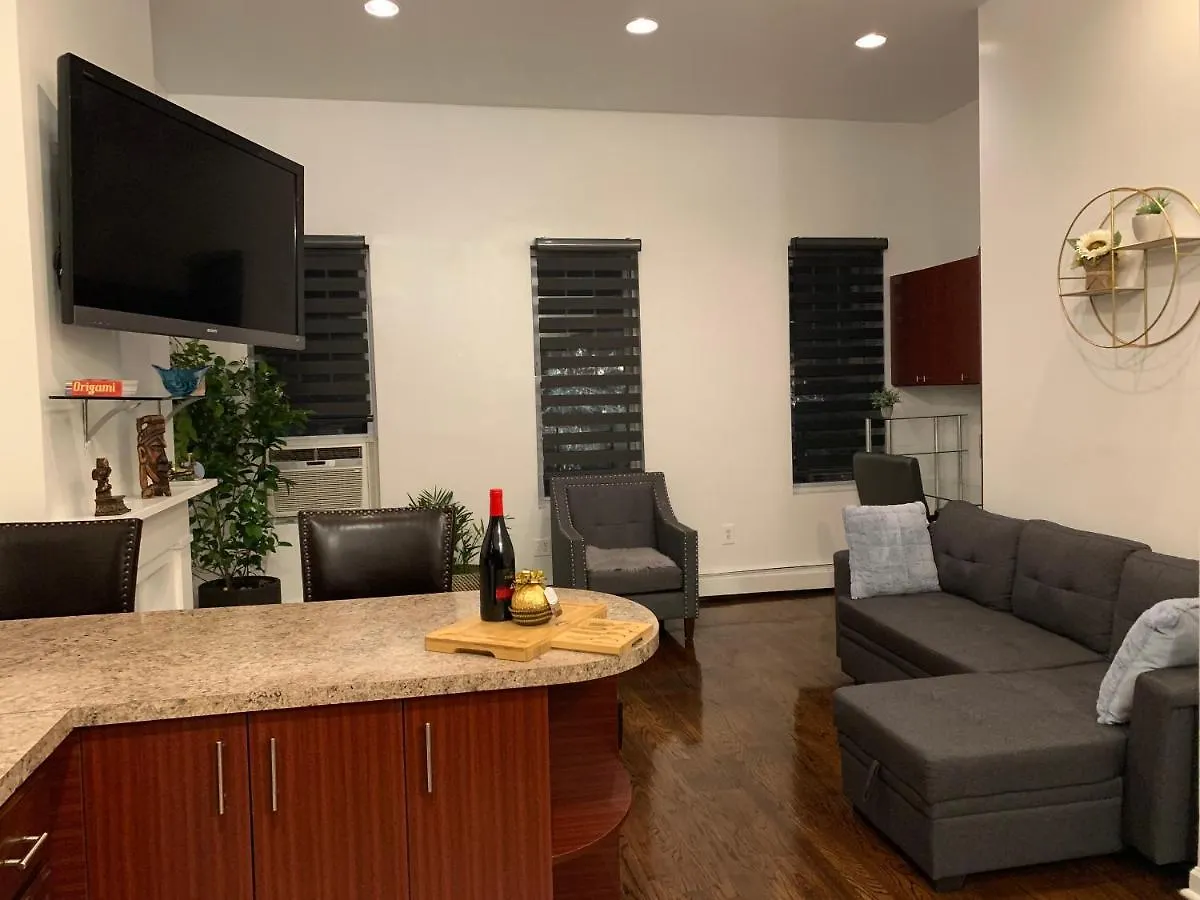 Charming Apartment In Bushwick New York